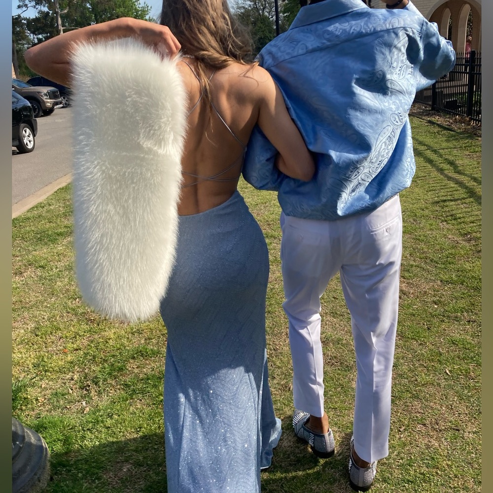 Blue Windsor dress with white fur - Picture 2 of 4